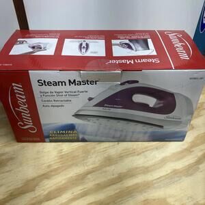 Sunbeam Steam Master Iron With Retractable Cord GCSBCL-201 Auto-Off New